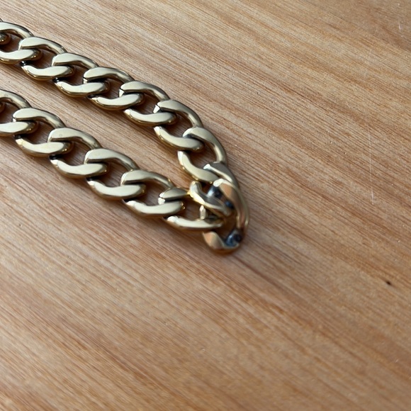 Faux Gold Chain Necklace - Picture 6 of 7